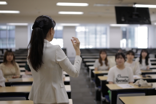 理論と実践でマネジメント力を涵養