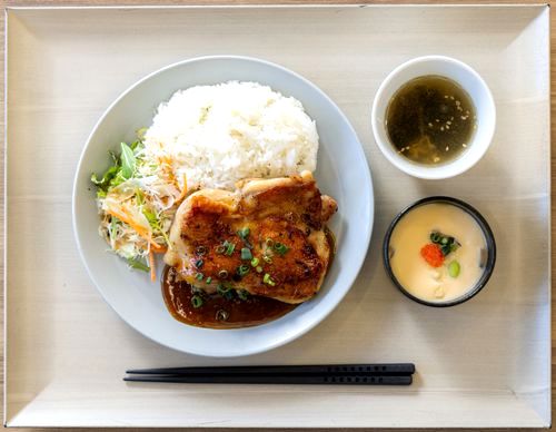 酒粕仕込みやわらか鶏の照り焼き風～茶碗蒸しを添えて～