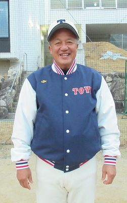 東洋大学附属姫路高校野球部岡田監督