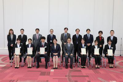 独立自活奨学生集合写真