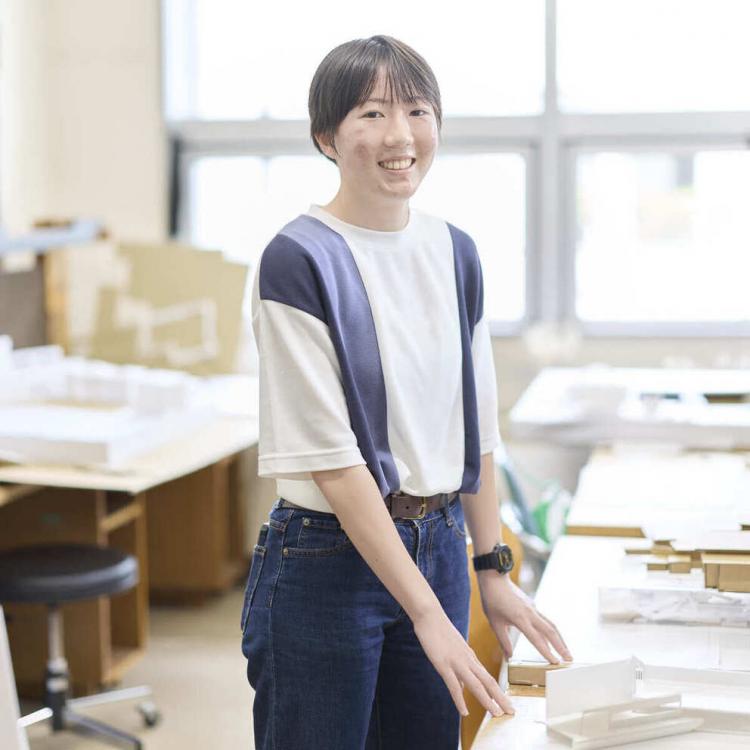 有機化学専攻の学生 物質の創成から歴史に残る大きな発展をもたらす、有機化学が持つ