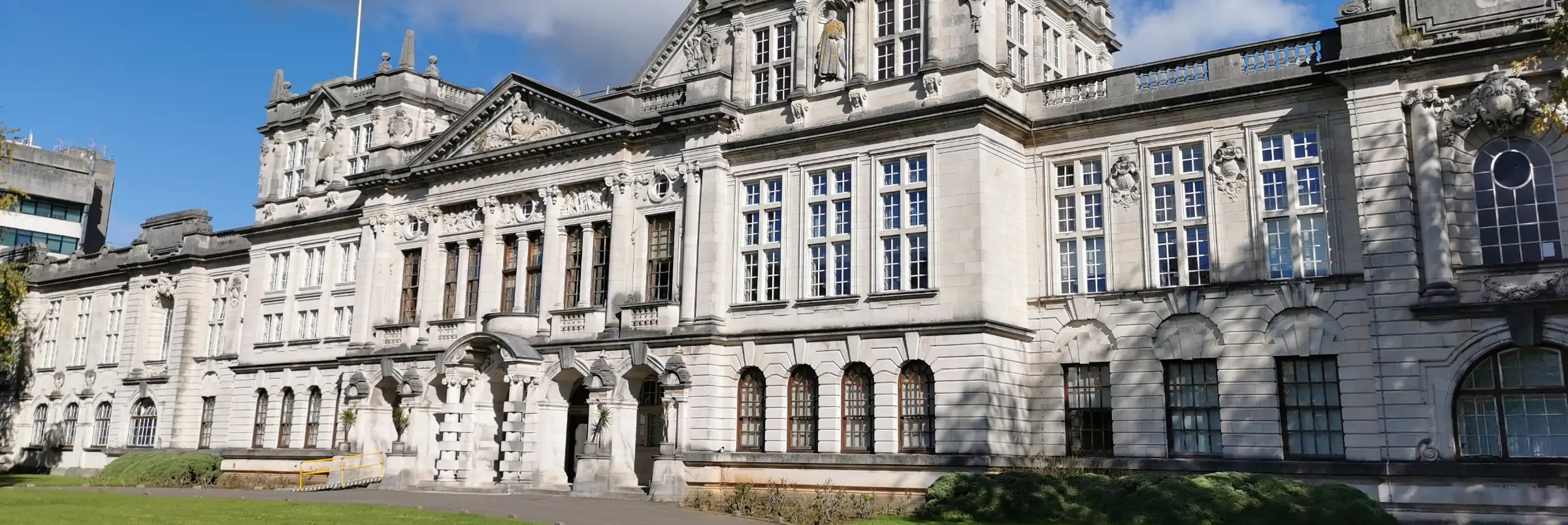 カーディフ大学 Cardiff University<br class="sp">（英国）