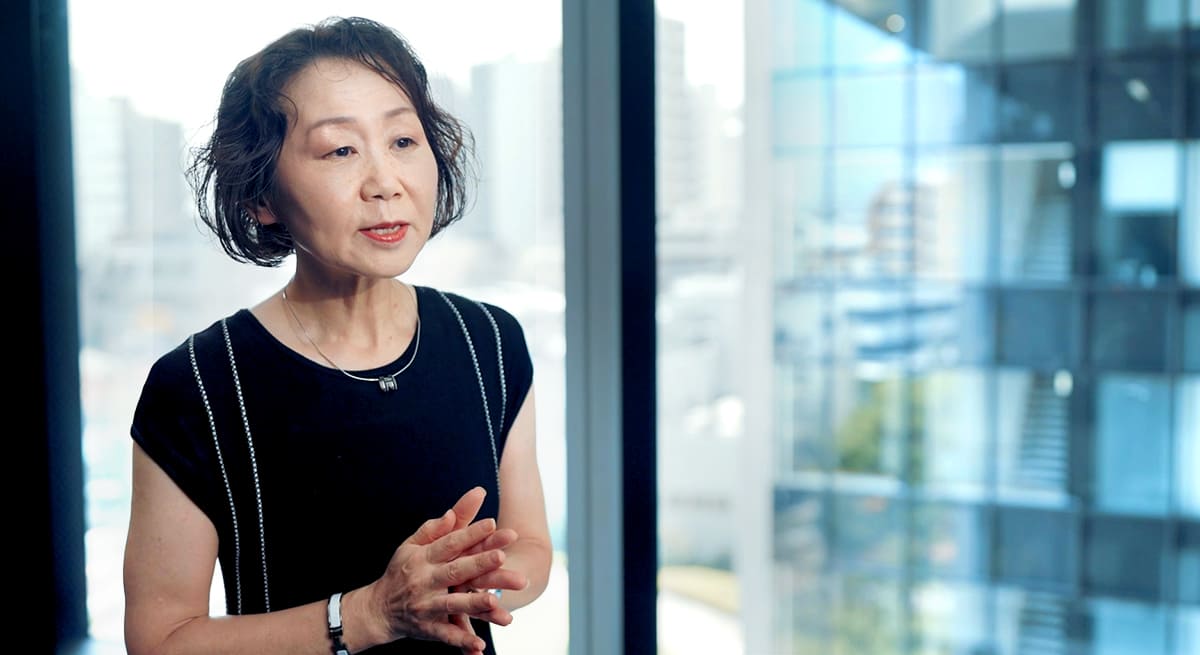 写真：西野 理子 教授