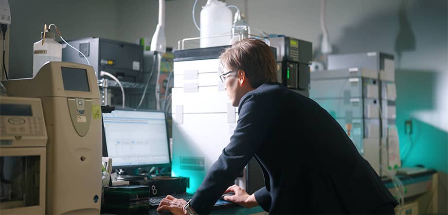 写真：宮西 伸光 教授