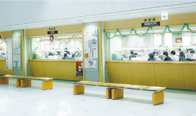 各学部教務課