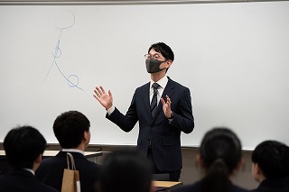 ホームルーム　先生２