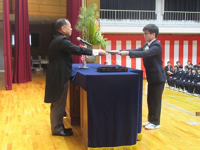 学校長賞授与の様子