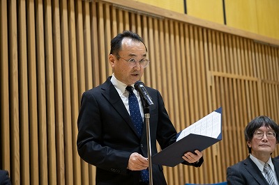 卒業証書授与　先生