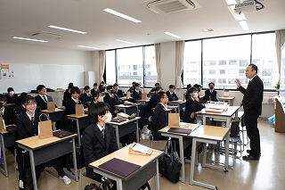 ホームルーム　先生