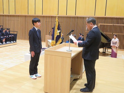 皆勤賞の生徒
