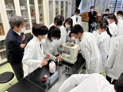 SPコース理科実験の様子２