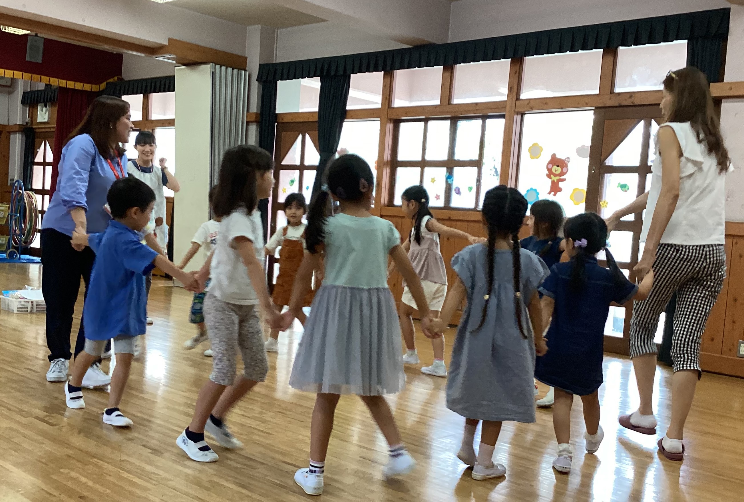 夏のえいごであそぼう（歩く）