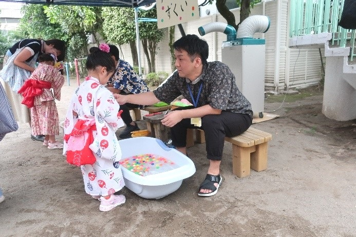 ★夏期保育_スーパーボールすくい