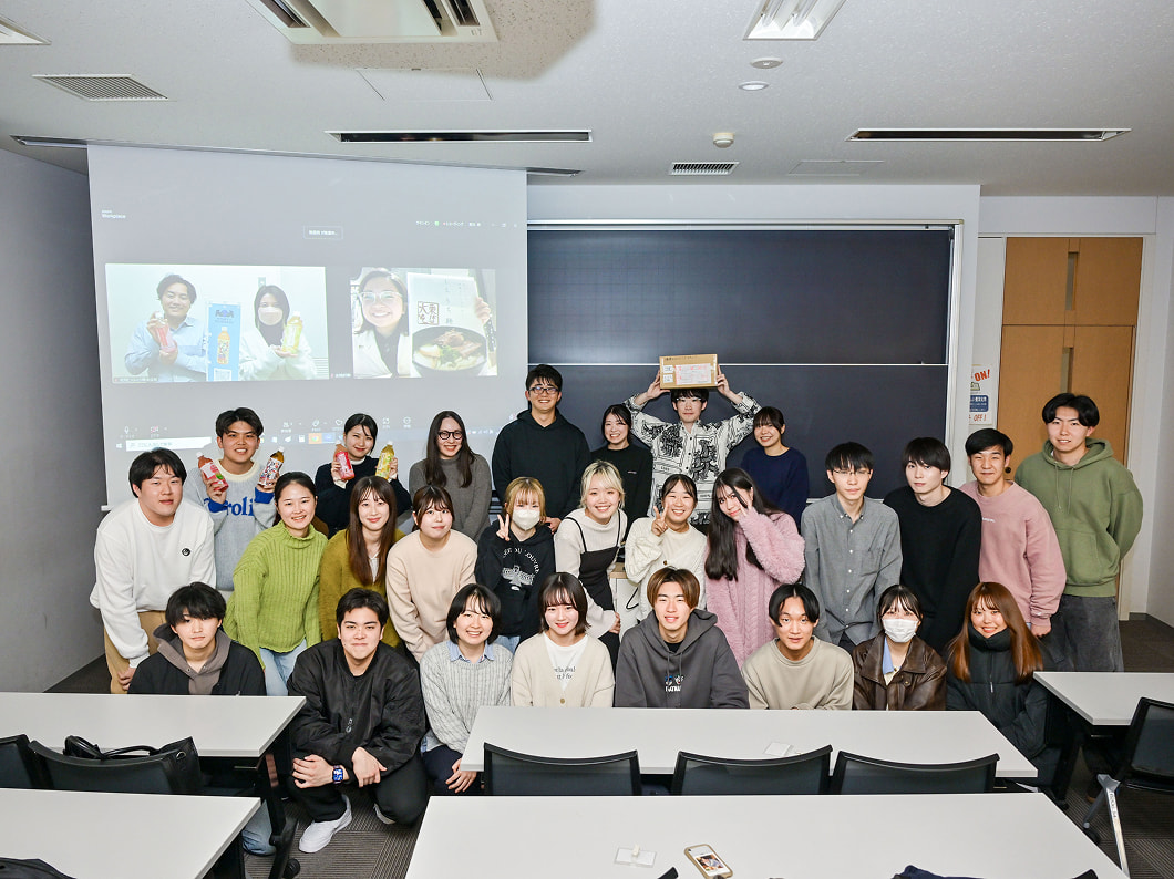 事業設計講座では、企業担当者を唸らせるアイデアを学生が考案